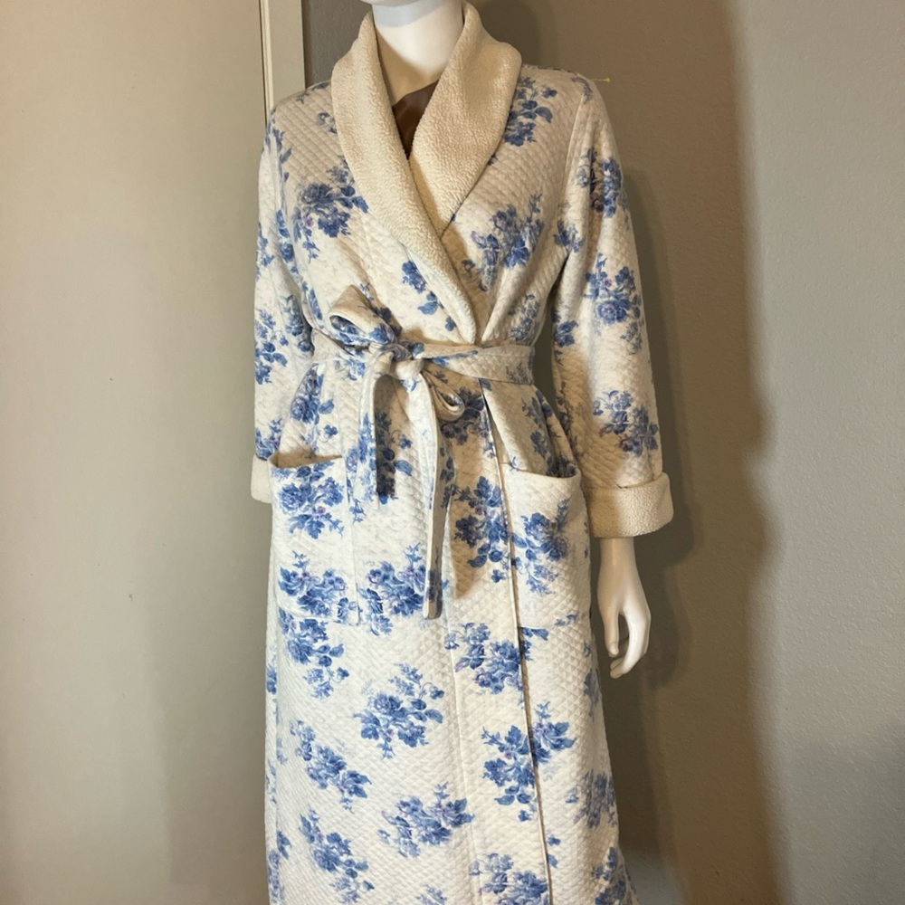 Charter Club White Textured Robe